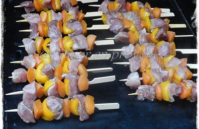 Brochettes de porc aux abricots & aux poivrons