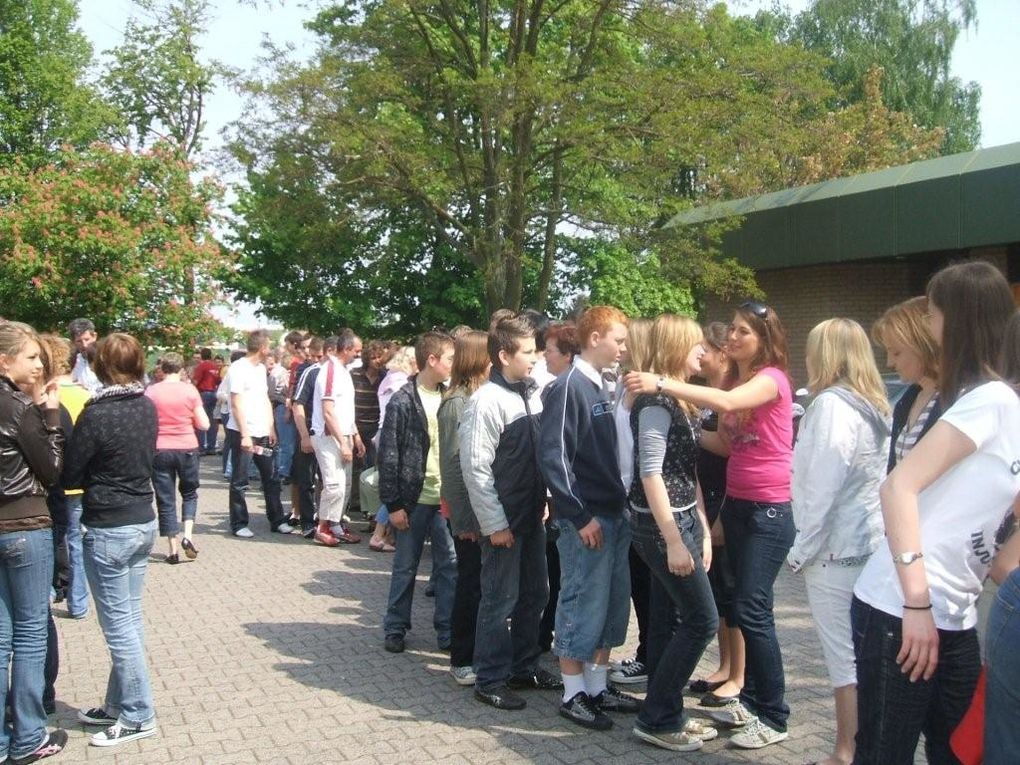 La Colombe du 50e // est un échange franco-allemand. La première rencontre eu lieu en juillet 2004 à Maurepas. L'année suivante se fut à Erbes Büdesheim. Chaque année nous alternons le pays d'accueil entre l'Allemagne et la France.