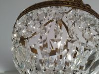 Merci Papa Noel .. Ces cristaux véritables et authentiques vont m'apporter la lumiere.. Ce superbe #lustre #montgolfiere casse le style de mon interieur, savoir sortir du cadre .. Belle découverte sur ebay.. 