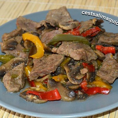 Sauté de boeuf aux champignons et poivrons