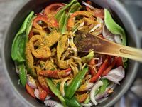Boulgour aux poivrons, oignons et curry