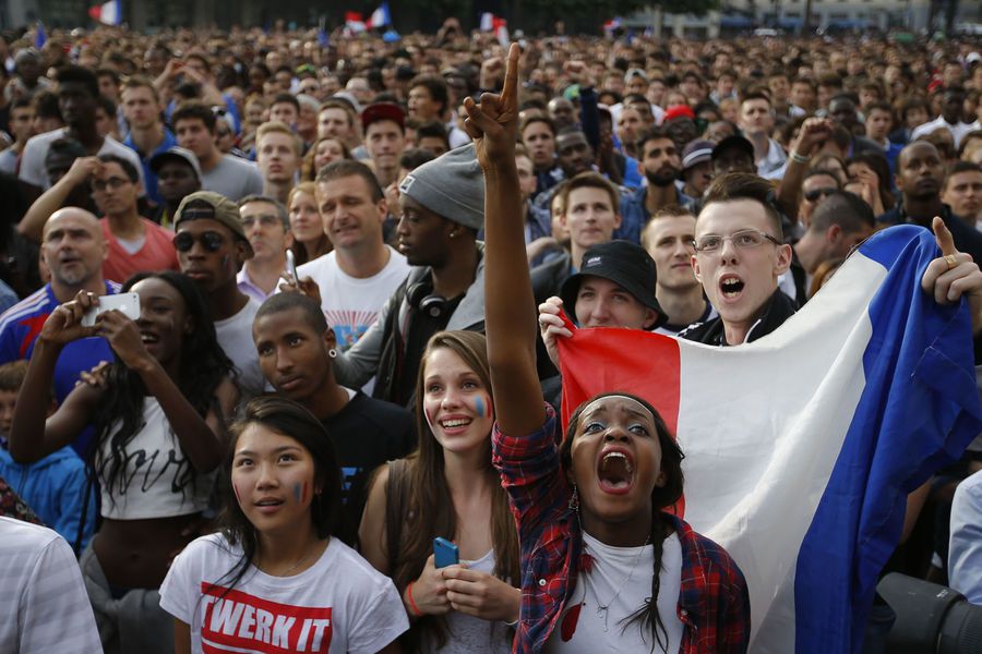 La France renoue avec la joie. Tous(tes) les Français (es) derrière les Bleus!   