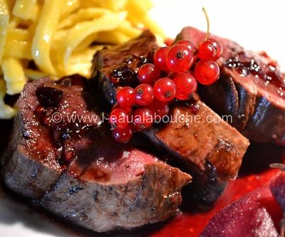 Filet De Chevreuil Et Poire Pochée Au Cornalin