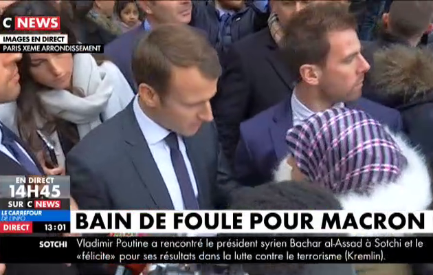 En visite aux Restos du Coeur, Emmanuel Macron répond à une femme qui l'interpelle : «Je peux pas donner des papiers à tous les gens qui n’en ont pas»
