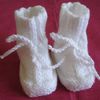 Petits chaussons bébé blancs taille naissance/3 mois