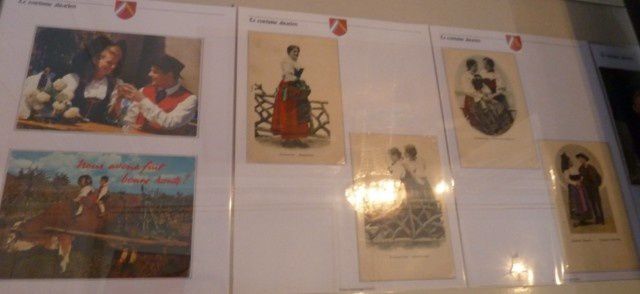 costumes et folklore d'Alsace en cartes postales