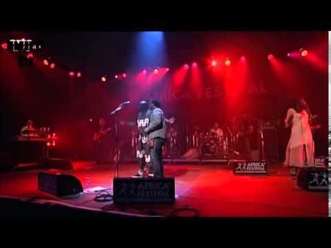 Papa Wemba - Sakana Rail On feat Lokua Kanza Maria Valencia en Live