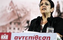 Grèce : Conférence de presse d’Aleka Papariga dirigeante du Parti Communiste Grec (KKE)