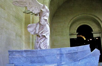 La Victoire de Samothrace, Louvre