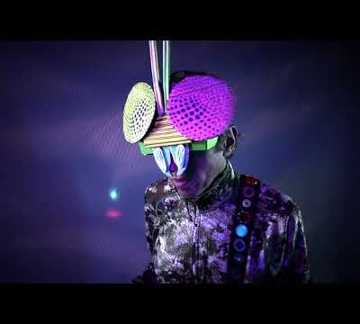 Aterciopelados - Más Allá De La Ventana - Cette chanson vous invite à écouter le bruit de la biodiversité et à entendre le chant des oiseaux.