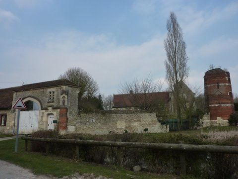 Promenade du 6 avril 2013
Eglise et château de Maignelay - hameau de Trois Etôts - sucrerie de Francières