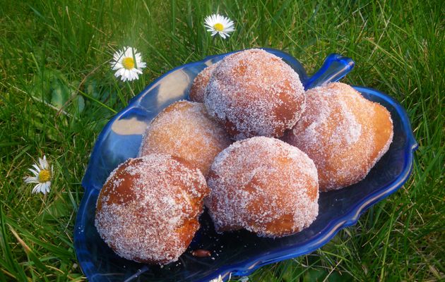 BEIGNETS FOURRES AU NUTELLA