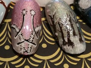 Nail Art; Noël; 2015; Saint Sylvestre; French Manucure; Houx; Flocons; Branches; Oiseau; Neige; Gilet; Fourrure; Arbres; Forêt; Nuit étoilé; Ville; Bonhomme de neige; Feu D'artifice; Etoile; Guirlandes; Chapeau; Champagne; 2016; Cotillons; Sapin; Cadeaux