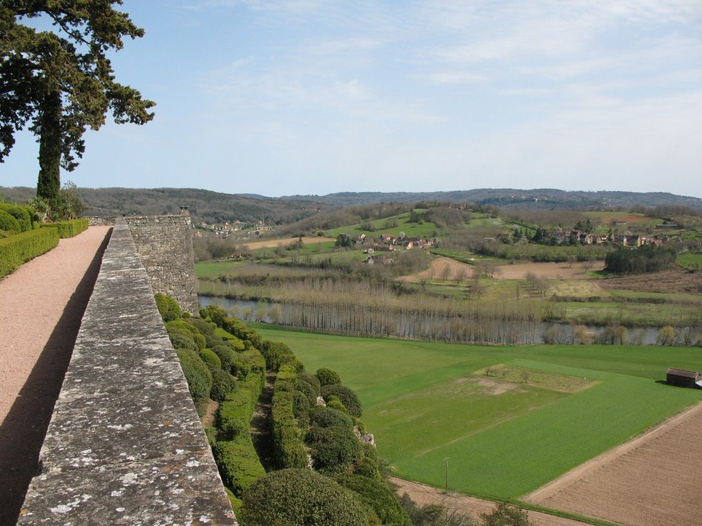 Plus d'infos (Wikipedia) : 

http://fr.wikipedia.org/wiki/Jardins_de_Marqueyssac