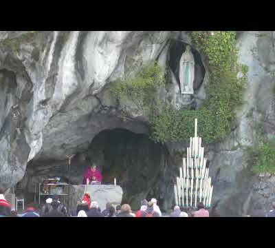 Aimez vos ennemis, et priez pour ceux qui vous persécutent, afin d’être vraiment les fils de votre Père qui est aux cieux 