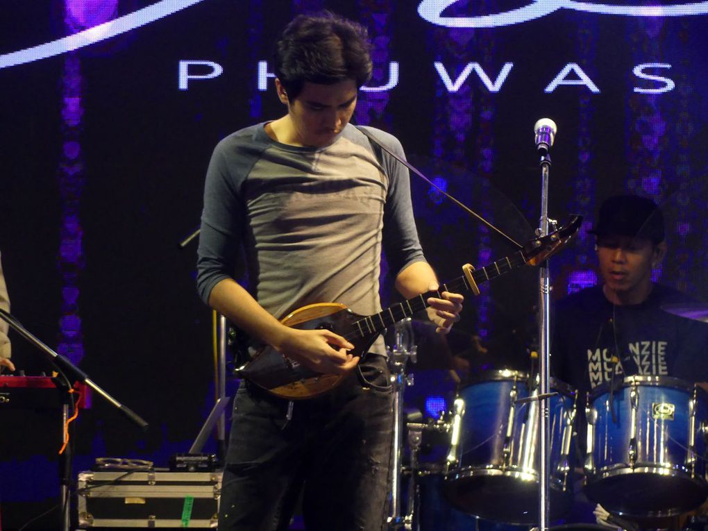 Joey Phuwasit (en concert)