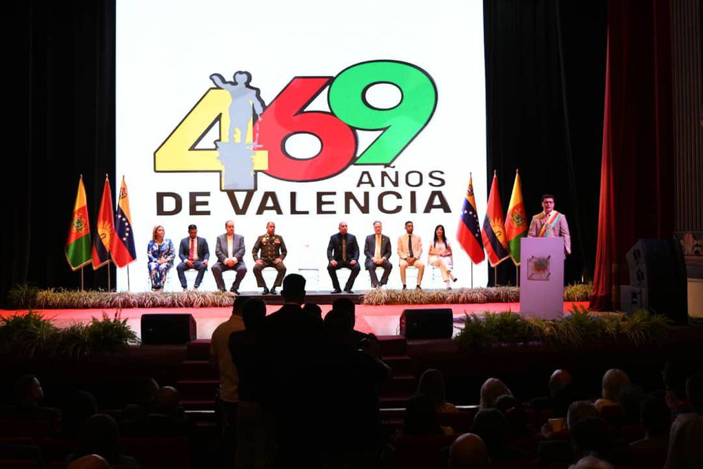 Alcalde Fuenmayor impuso Orden Ciudad de Valencia a personalidades e instituciones en el 469 aniversario de la ciudad