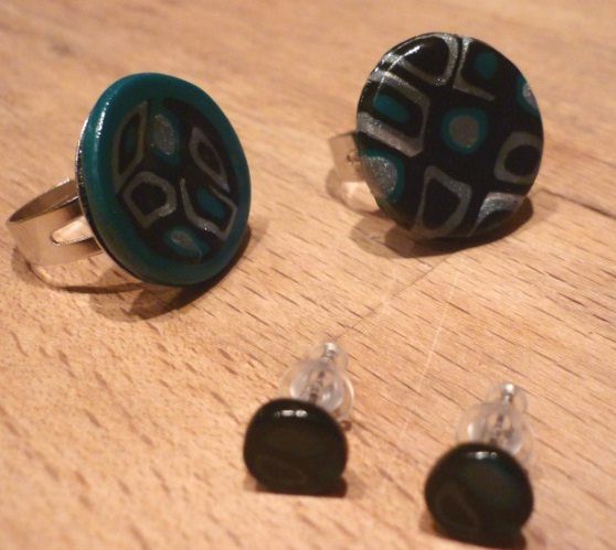 Bagues et boucles d'oreilles en pâte fimo