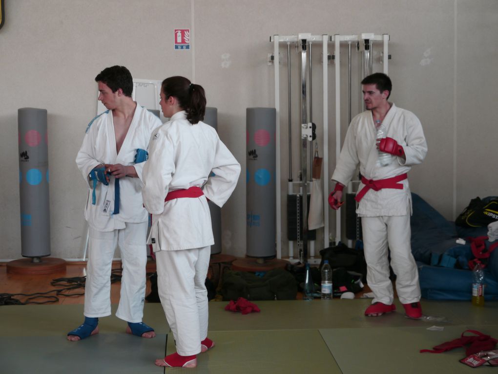 Quelques photos de la coupe jujitsu région Poitou-Charentes, on essaie de faire vivre l'expression compétition jujitsu (en plus de l'aspect premier du jujitsu la self-défense) dans notre région... Et c'est pas facile