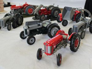 12ème EXPOSITION ET BOURSE D'ECHANGES DE MINIATURES AGRICOLES A MARSSAC SUR TARN