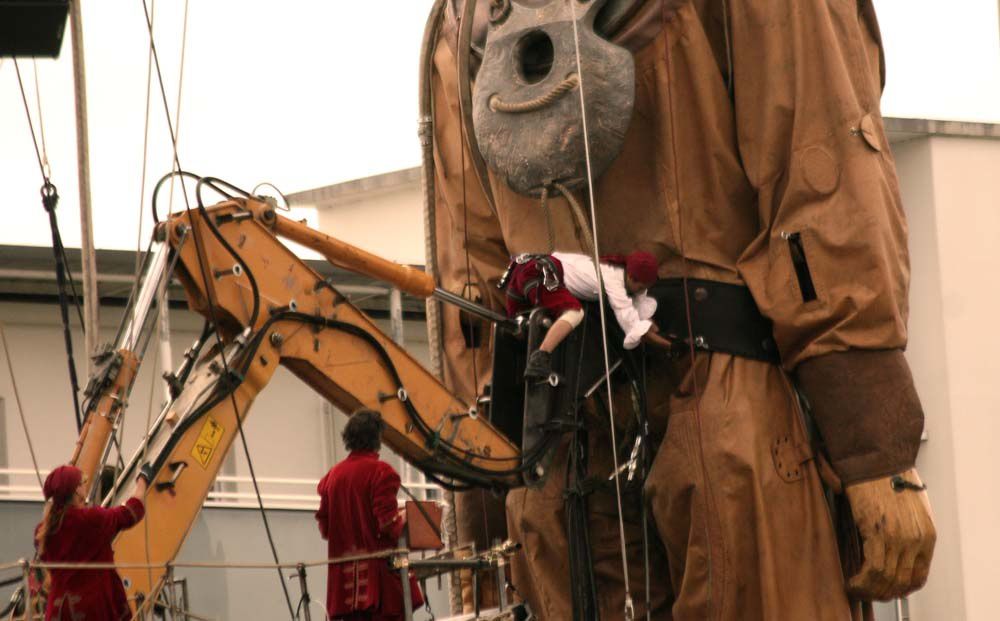 Les photos de la petite géante et du scaphandrier - Royal de Luxe Nantes 2009