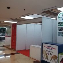 Sewa Partisi R8, Stand R8