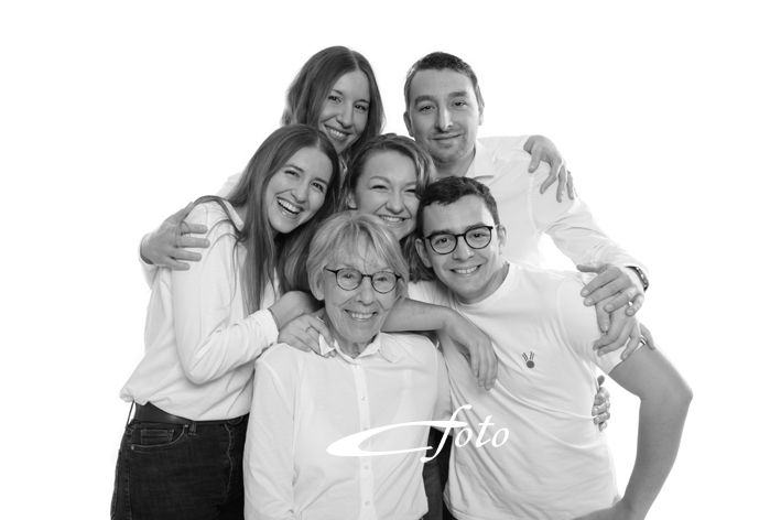 portraits de famille à faire sur Evreux. Offrir une séance photo de famille avec la photographe c-foto à Evreux