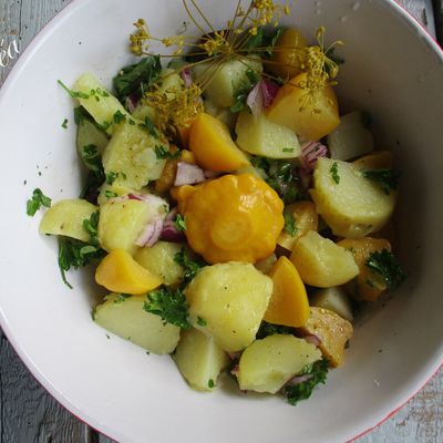 Salade de pommes de terre et pickles de pâtissons