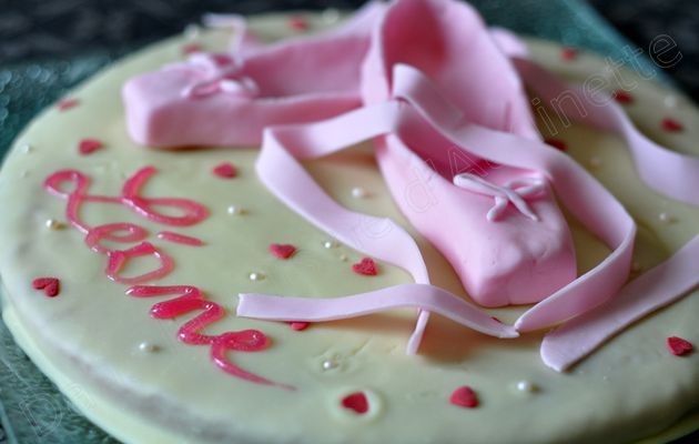 Gateau Au Chocolat Blanc Et Ses Pointes Pour Jolie Danseuse Classique Dans La Cuisine D Audinette