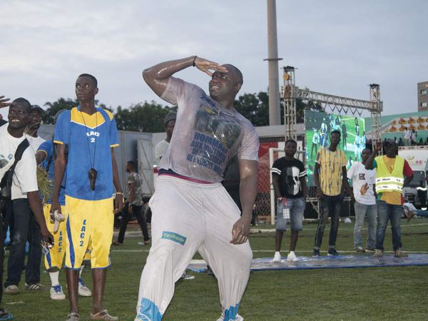 Lac de Guère 2 champion de lutte Sénégalaise, lors de son dernier combat contre Yékini le 24-07-2016.