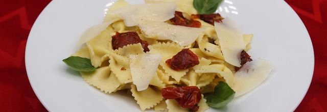 Farfalle aux tomates cerise confites