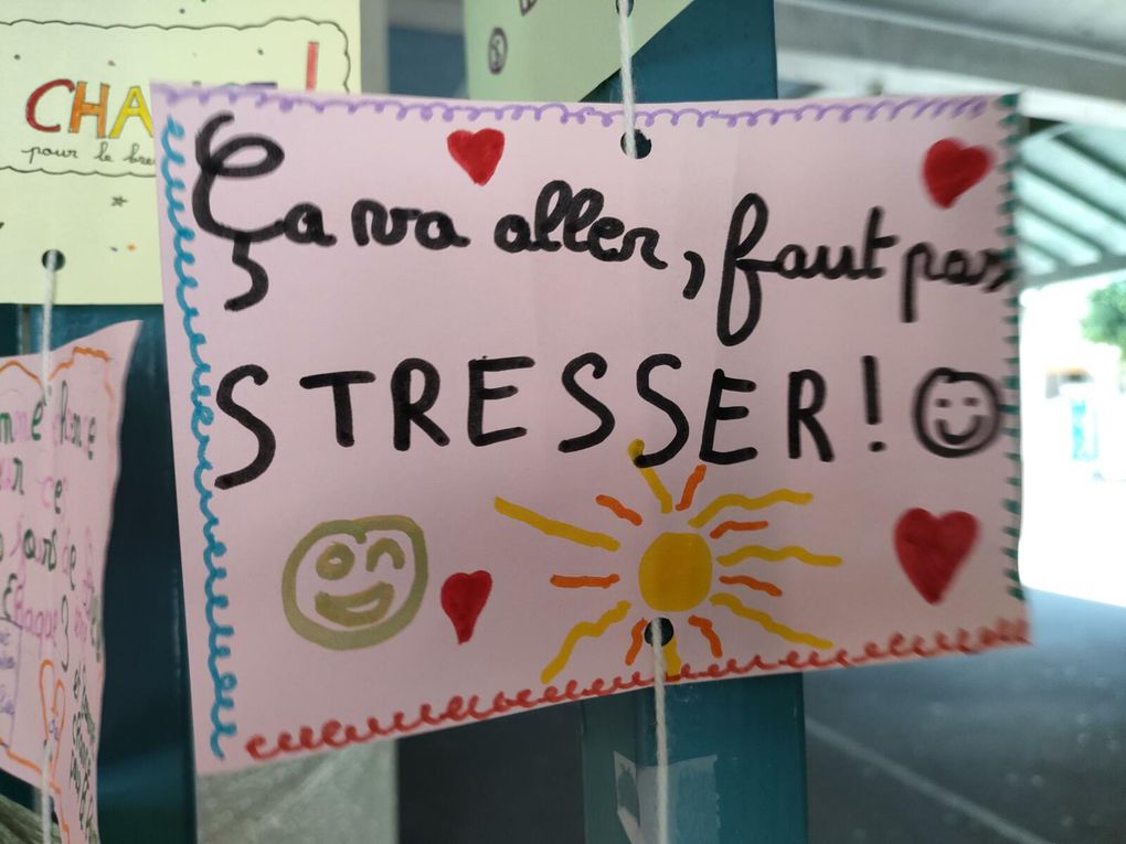 Nos écoliers font une surprise aux collégiens qui passent le brevet des collèges