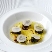 Escargots bio du Berry au beurre noisette, pickles de navet, menthe fraîche et citron confit