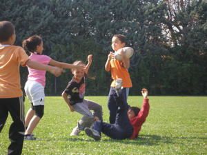 On commence à être bons au RUGBY !