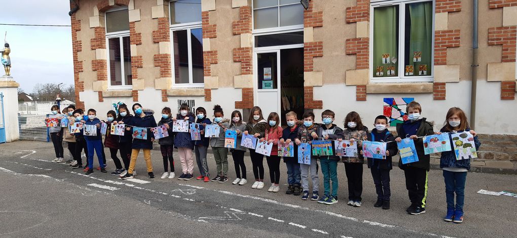 Toute l'école participe à la &quot;Grande Lessive&quot; !