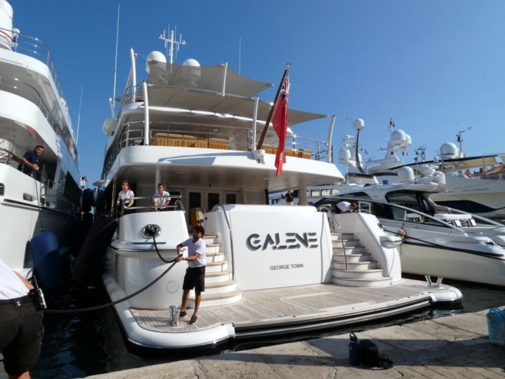 GALENE , a quai et appareillant du port de Saint Tropez le 01 juillet 2023