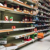 Supermarchés : vers une pénurie des denrées non périssables ? - Le journal de 20h | TF1