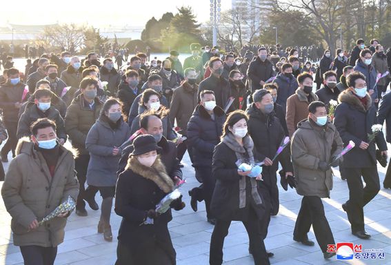 Corée: l'hommage des coréens à Kim Jong-Il