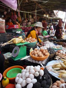 Le Cambodge fut rapide mais intense entre Siem Reap et les temples d'Angkor, Battambang et son cooking course et enfin Phnom Penh. 