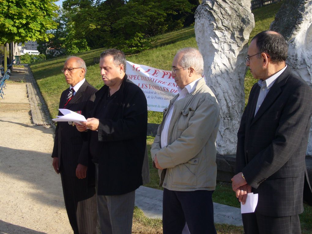 Commémoration du 12 mai 1962 en 2011 par les harkis d'Ile-de-France.

Conférence de Charles TAMZAOUNT

Dépôt de gerbe dans le XIXème arrondissement de Paris

Verre de l'amitié en clôture de journée.