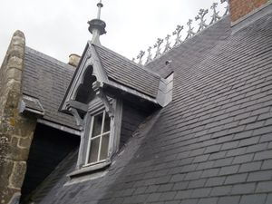 La toiture à demandé 17 ans de travaux pour sa restauration.