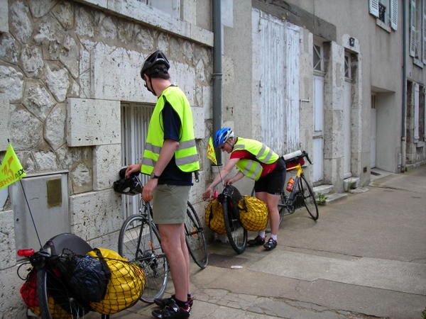 Photos de Jeanne et Clément à vélo