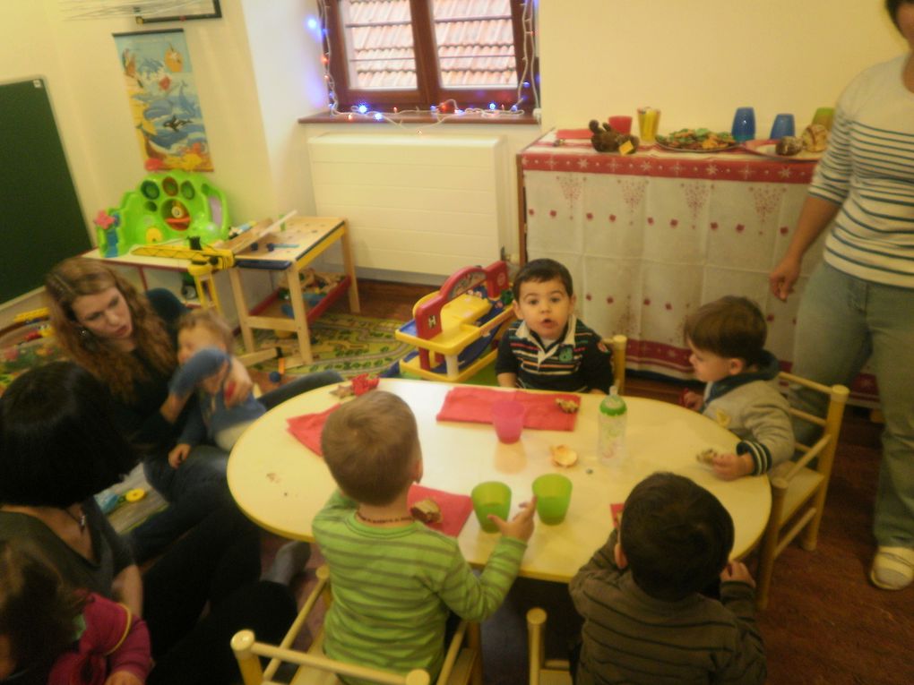 On termine l'année en beauté, avec la fête de Noël, tout les galopins réunis autour du Père Noël ! Joyeuses fête à tous !