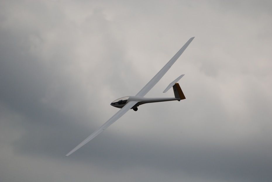 5 mètres de QUALITE ET DE BONHEUR
finition en cours
motorisation 2 EDF FAN DE 4KG
LIPOS 8 S
