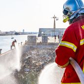 Les marins du BMPM interviennent sur un feu sur un vraquier dans le Grand port maritime de Marseille