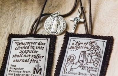 Satan déteste le scapulaire brun