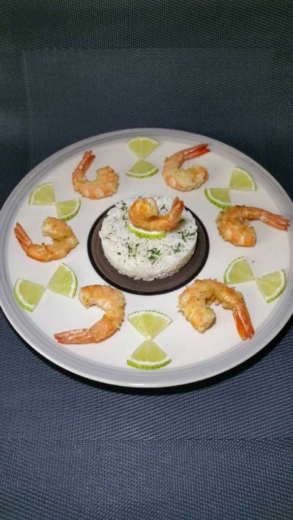 gambas panées aux chips de crevettes citron vert et gingembre