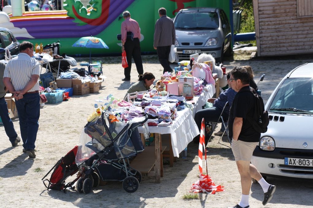 La Brocante du dimanche matin dans la bonne humeur au complexe sportif de Mouroux