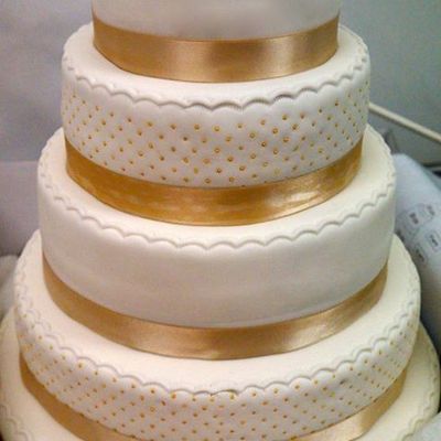 Wedding Cake blanc et Or 