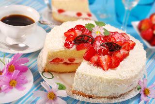 Torta panna e fragole per Pasqua